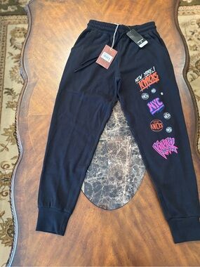 Women’s New York Knicks Mitchell & Ness Puff Print Sweatpants NWT Size XS